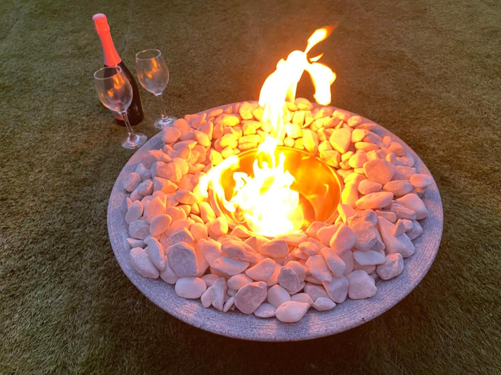 Mini Love Island Style Guest House Includes Personal Hot 24 Hour Swimming Pool, Outdoor Bathtub, Heated Dining Dome And Fire Pit, All This Is Secretly Located In The Busy Suburbs Of Nottingham Extérieur photo