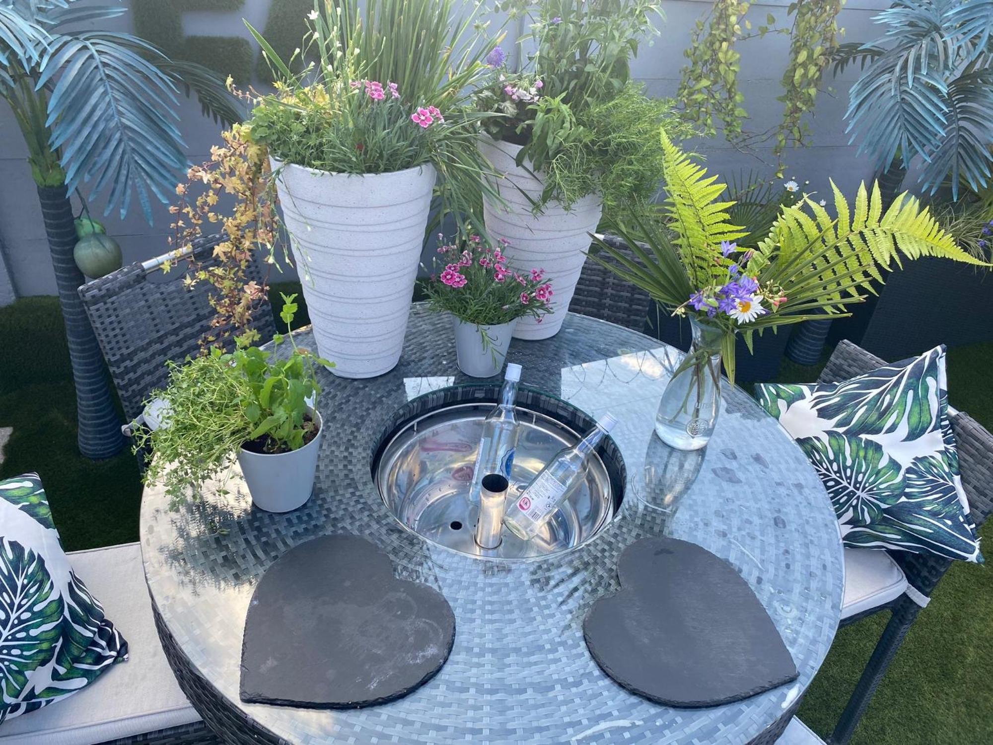 Mini Love Island Style Guest House Includes Personal Hot 24 Hour Swimming Pool, Outdoor Bathtub, Heated Dining Dome And Fire Pit, All This Is Secretly Located In The Busy Suburbs Of Nottingham Extérieur photo